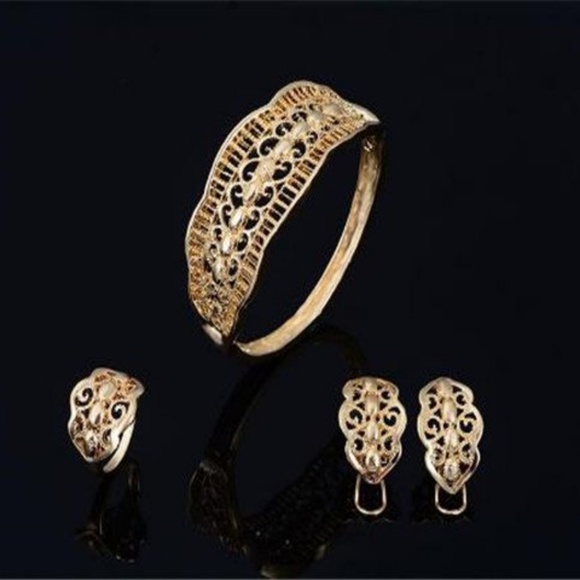 Mosaic Bib Collar Necklace Bracelet Ring Earrings Set Four Piece New Costume - Picture 4 of 5